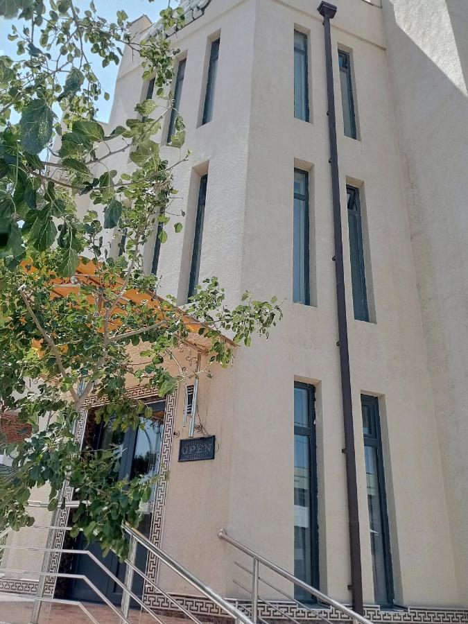 בוקורו Hotel Boutique Al Hayit מראה חיצוני תמונה