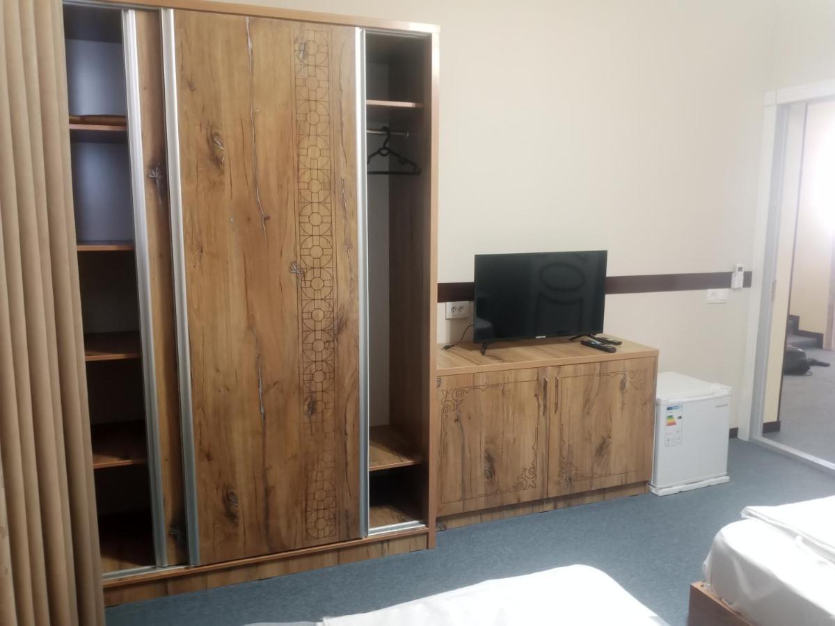 בוקורו Hotel Boutique Al Hayit מראה חיצוני תמונה