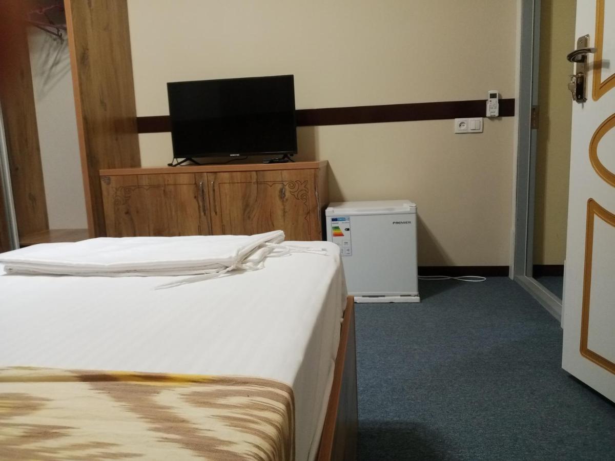 בוקורו Hotel Boutique Al Hayit מראה חיצוני תמונה