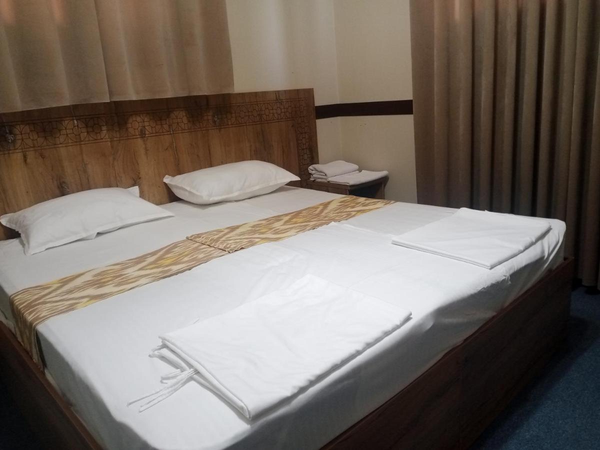 בוקורו Hotel Boutique Al Hayit מראה חיצוני תמונה