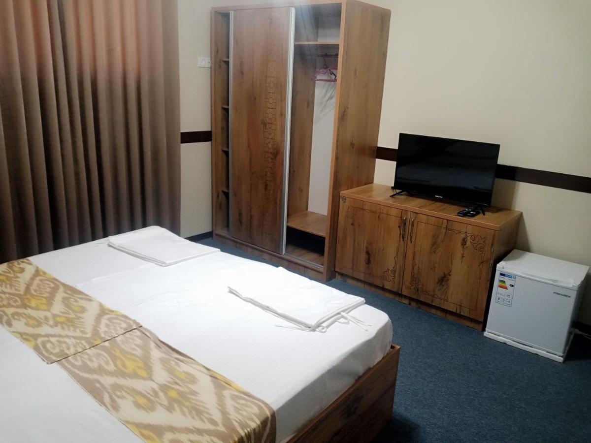 בוקורו Hotel Boutique Al Hayit מראה חיצוני תמונה