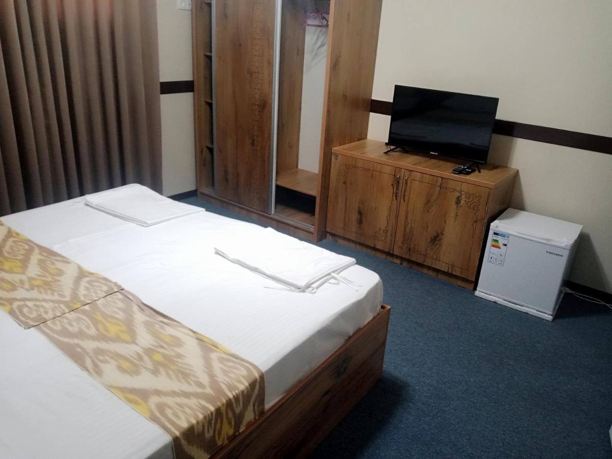 בוקורו Hotel Boutique Al Hayit מראה חיצוני תמונה