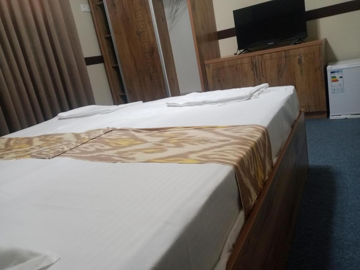 בוקורו Hotel Boutique Al Hayit מראה חיצוני תמונה
