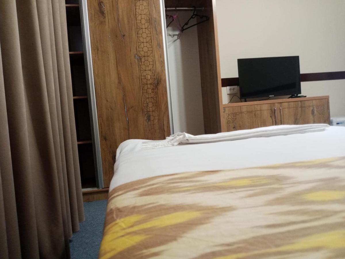 בוקורו Hotel Boutique Al Hayit מראה חיצוני תמונה