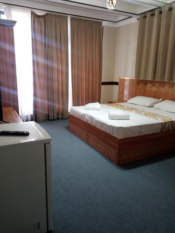 בוקורו Hotel Boutique Al Hayit מראה חיצוני תמונה