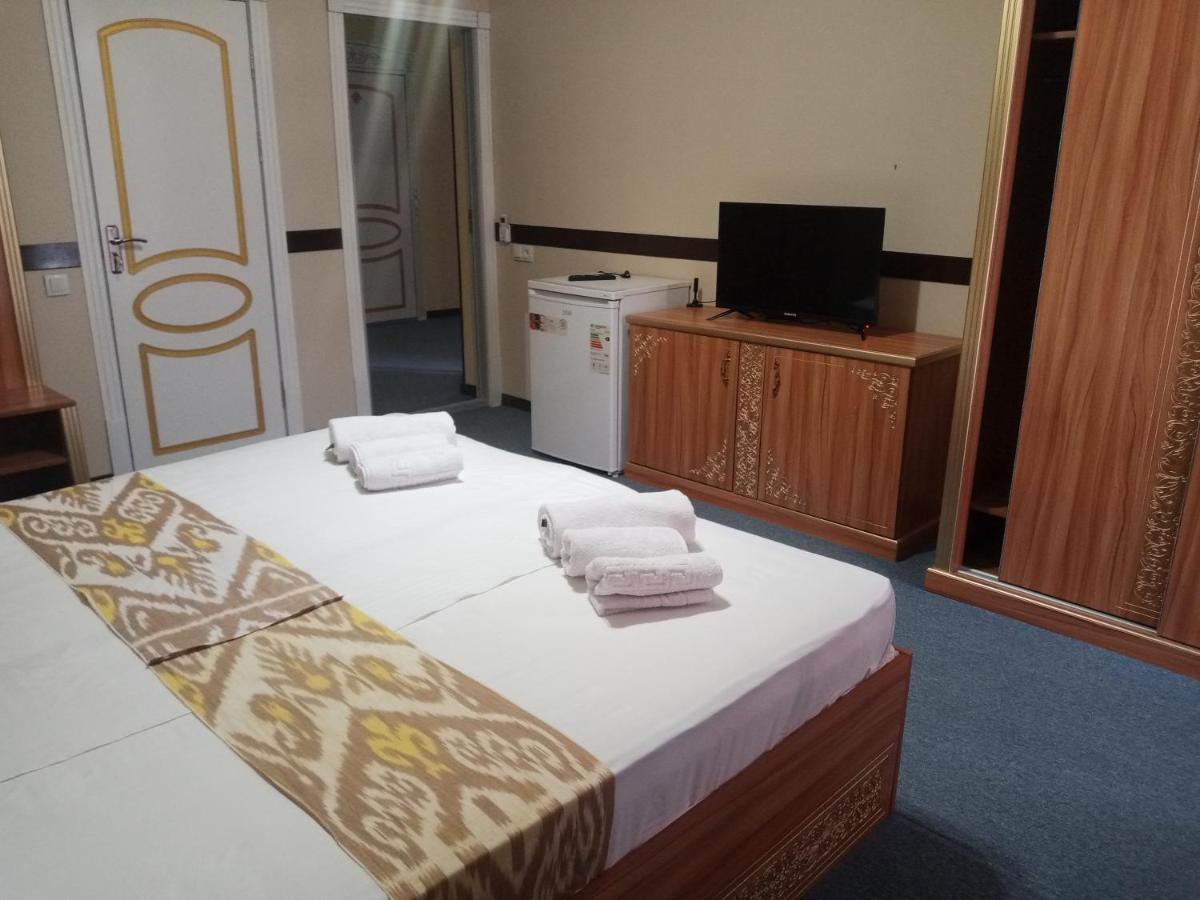 בוקורו Hotel Boutique Al Hayit מראה חיצוני תמונה