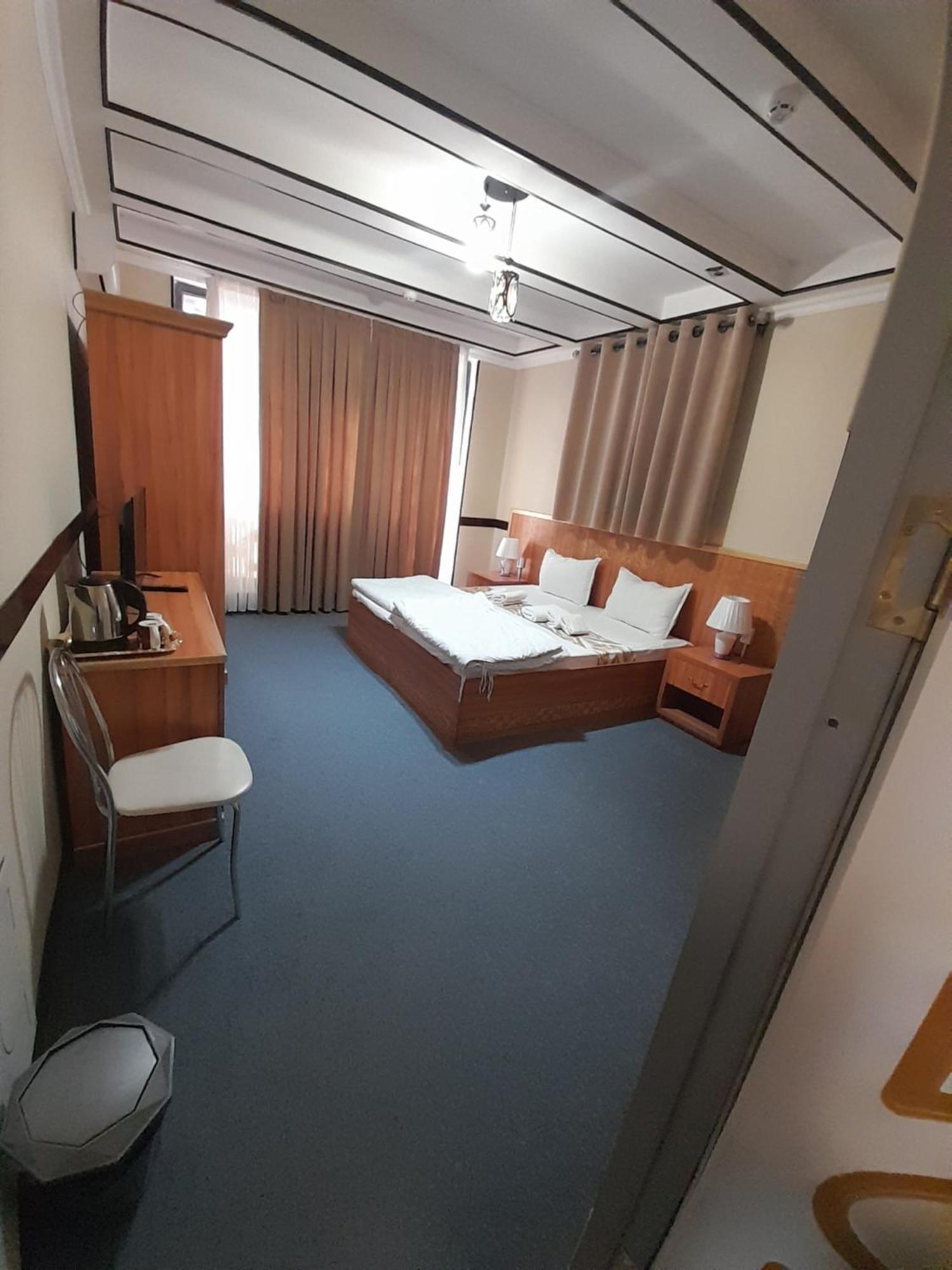בוקורו Hotel Boutique Al Hayit מראה חיצוני תמונה