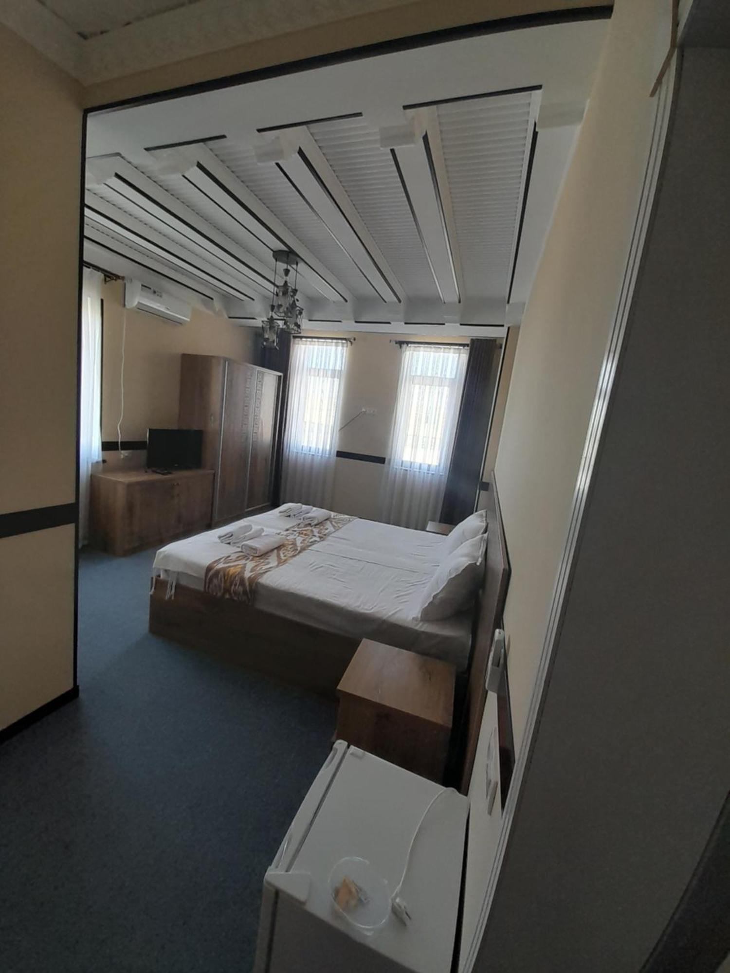 בוקורו Hotel Boutique Al Hayit מראה חיצוני תמונה