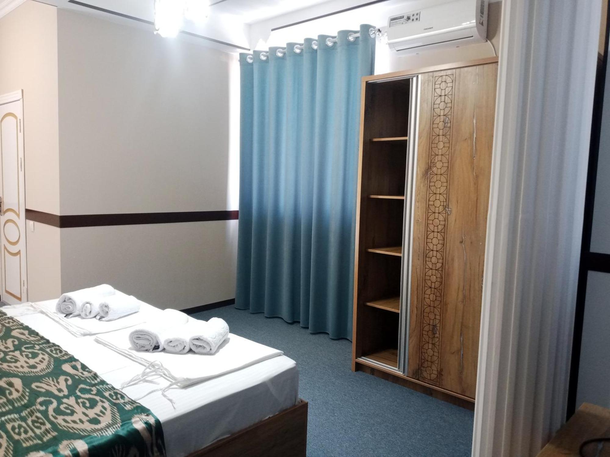 בוקורו Hotel Boutique Al Hayit מראה חיצוני תמונה