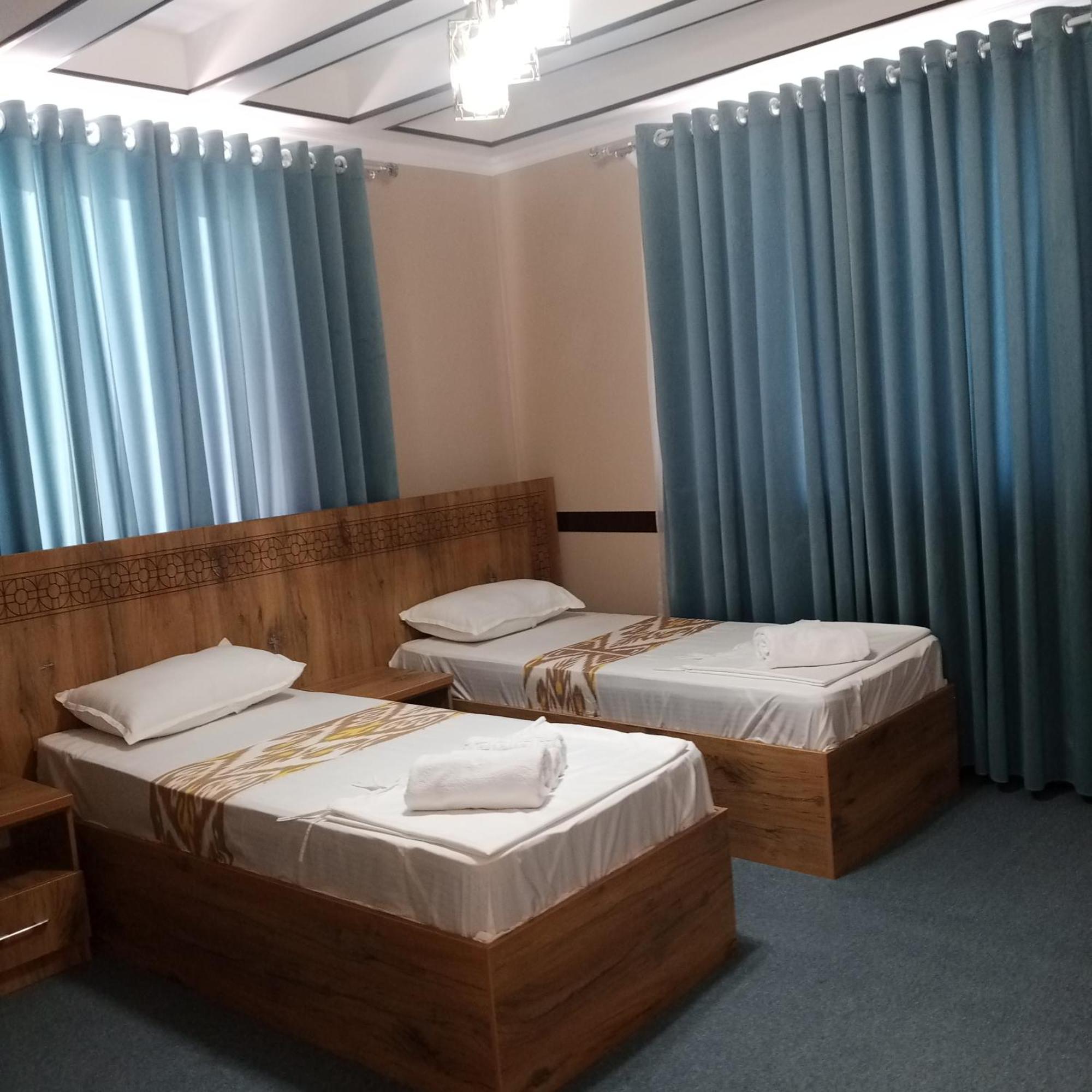בוקורו Hotel Boutique Al Hayit מראה חיצוני תמונה