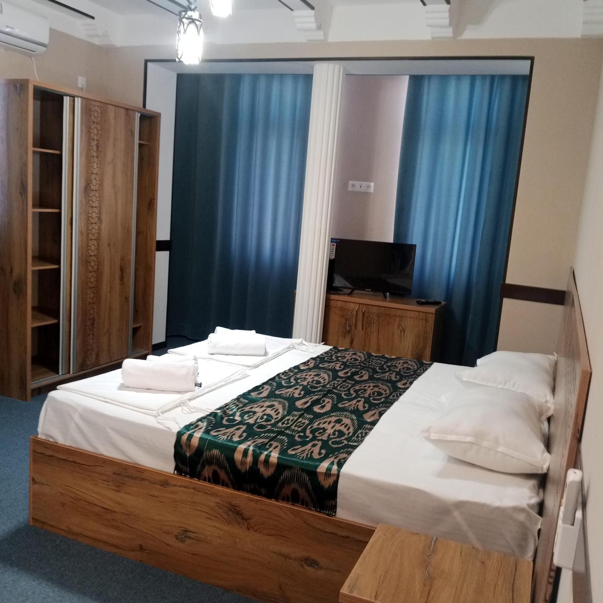 בוקורו Hotel Boutique Al Hayit מראה חיצוני תמונה