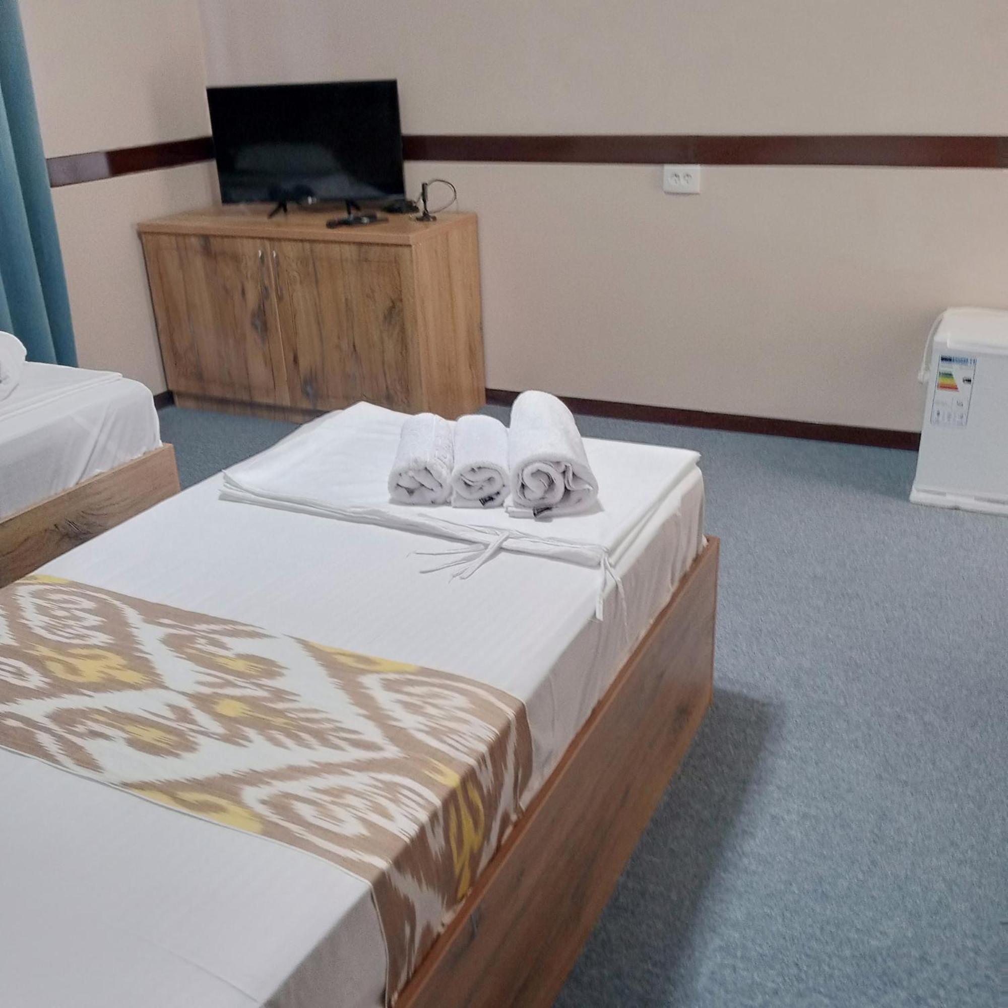 בוקורו Hotel Boutique Al Hayit מראה חיצוני תמונה