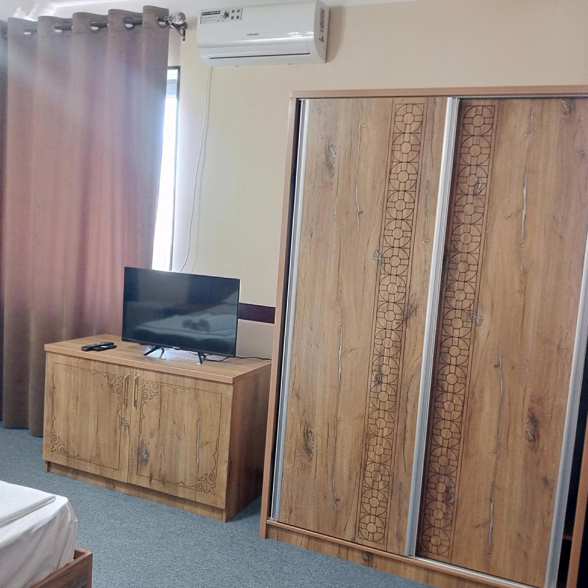 בוקורו Hotel Boutique Al Hayit מראה חיצוני תמונה