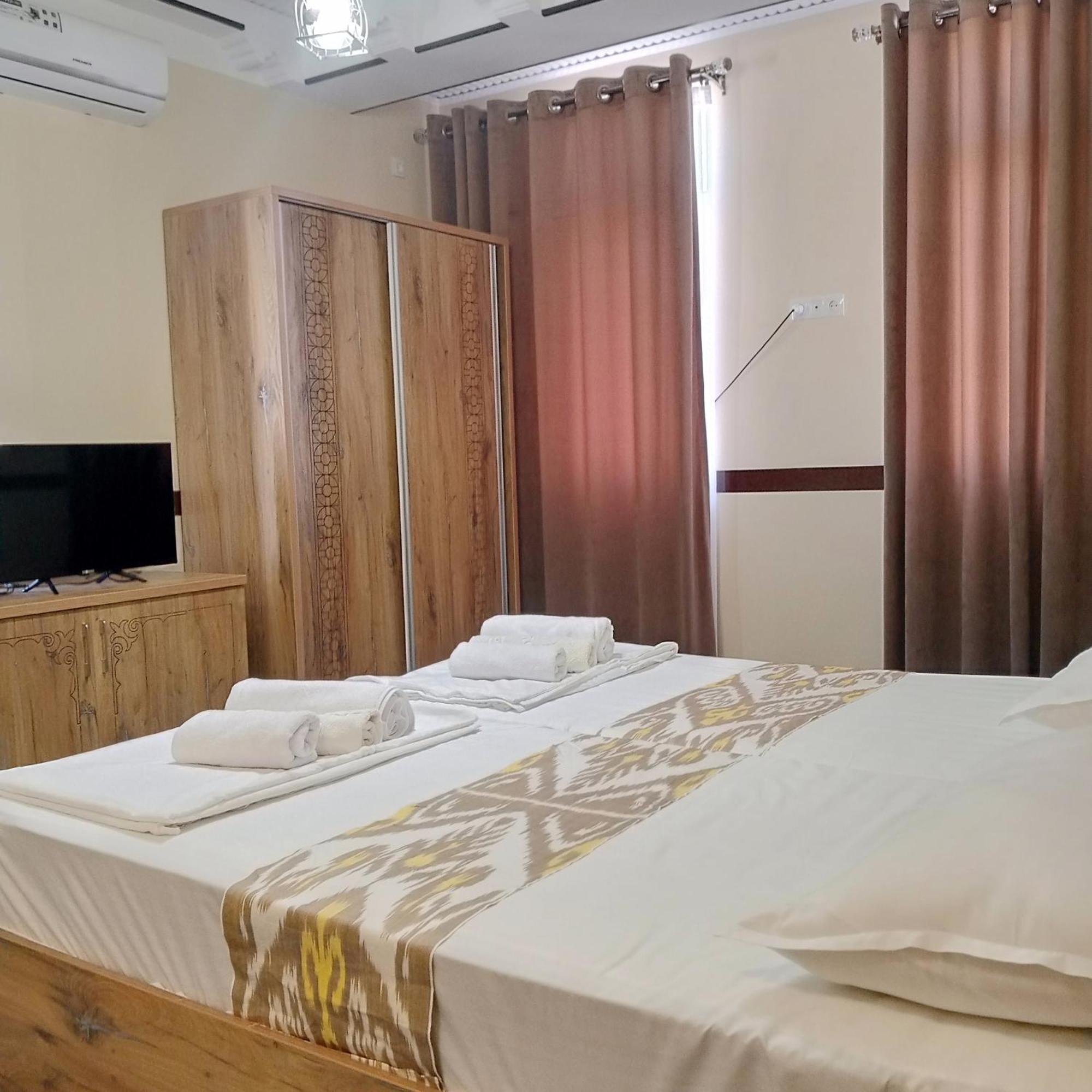 בוקורו Hotel Boutique Al Hayit מראה חיצוני תמונה