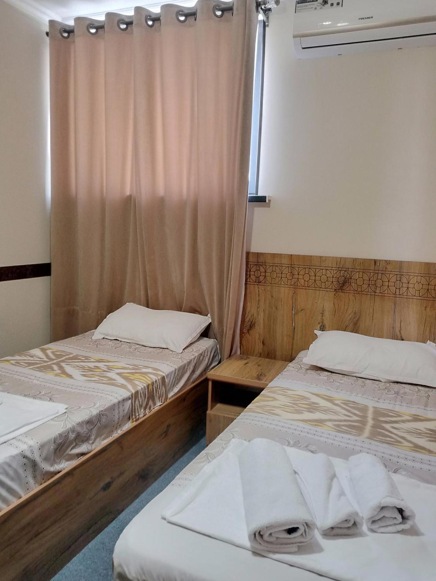 בוקורו Hotel Boutique Al Hayit מראה חיצוני תמונה