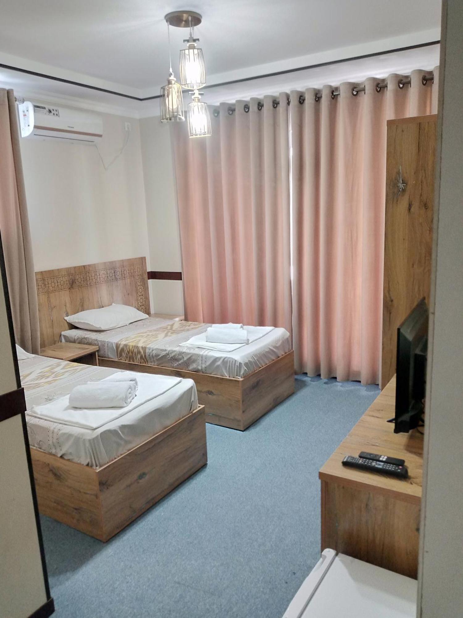 בוקורו Hotel Boutique Al Hayit מראה חיצוני תמונה
