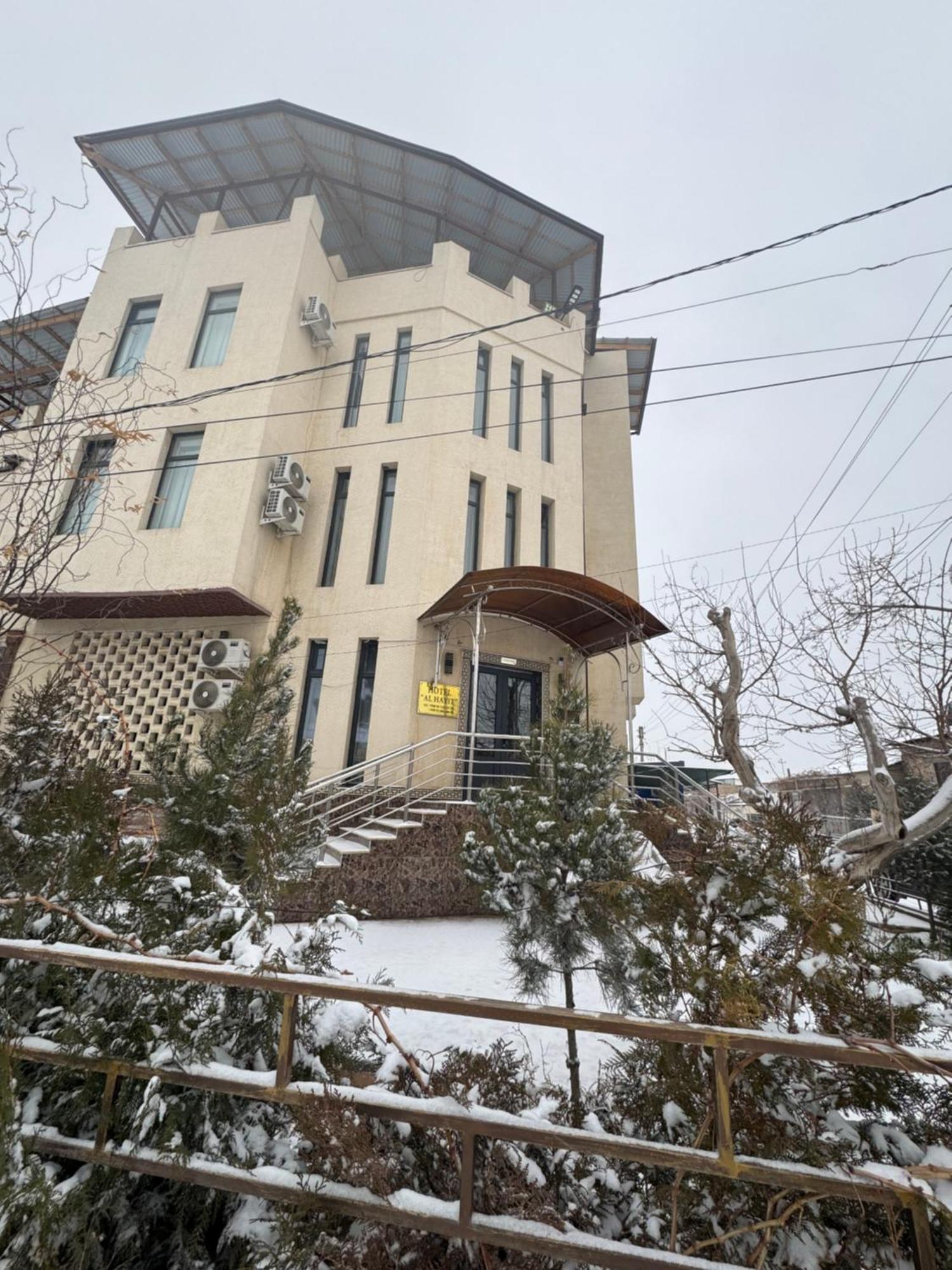 בוקורו Hotel Boutique Al Hayit מראה חיצוני תמונה